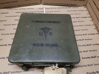 Vintage WWII Era US Military Medical Pneumatic Tourniquet Metal Box VERY RARE 5