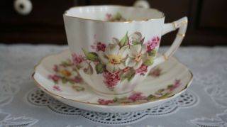 VINTAGE Victoria C & E Fine Bone China Floral Teacup and Saucer,  England 2