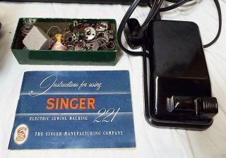 Vintage 1950s SINGER FEATHERWEIGHT Model 221 Portable SEWING MACHINE - - 11