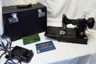 Vintage 1950s Singer Featherweight Model 221 Portable Sewing Machine - -