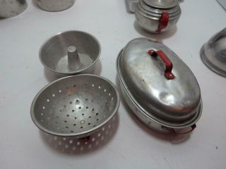 Vintage 1950 ' s Childs Aluminum Toy Dishes Bakeware metal KITCHEN SET 4