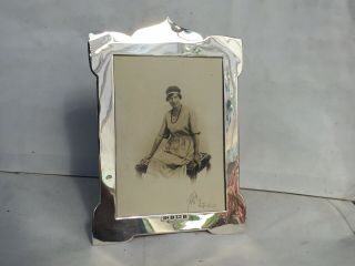 A Late Victorian Art Nouveau Silver Photograph Frame,  1900 2