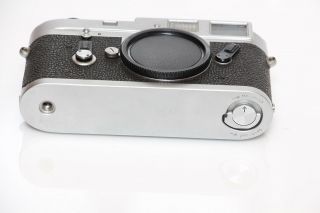 Leica M2 - M chrome camera body - Very Rare 4