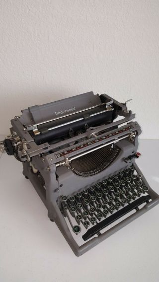 RARE COLOR Antique 1926 Underwood Vintage Typewriter Industrial Gray. 2