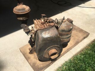 1940s Briggs And Stratton Model U Vintage Engine (i Think - See Pictures)