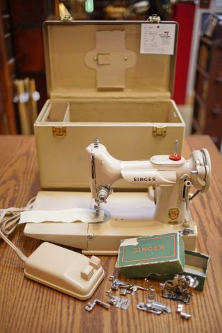 Vintage Singer Featherweight Sewing Machine 221j Tan Beige Cream Us Voltage