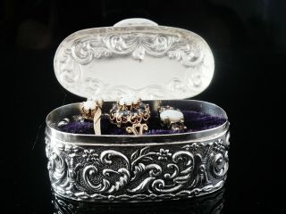Attractive Silver Ring Box for 3 Rings,  Sheffield 2000,  Carr ' s of Sheffield Ltd 8