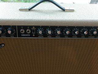 Fender Vintage Reissue ' 65 Twin Reverb Guitar Amplifier 85W Blonde and Wheat 3