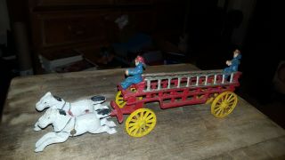 Vintage Cast Iron Toy Horse Drawn Fire Truck Wagon W 2 Ladders Horses And Men