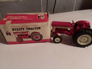 Vintage Tru Scale International Harvester Ih Utility 340 Mccormick Tractor&box