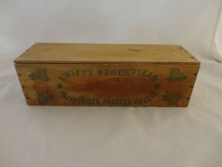 Vintage SWIFT ' S BROOKFIELD Wood Cheese Box 12 x 3.  5 x 4 (619) 3