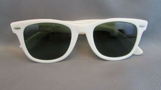 Rare Vintage White Ray Ban Wayfarer 5022 Bausch & Lomb Sunglasses