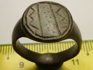 2820 Ancient Roman Bronze Ring With A Decoration 19 Mm.
