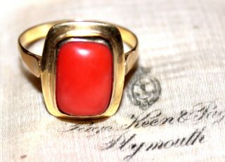 Vintage 18 ct yellow gold chunky coral dress ring statement size S 4