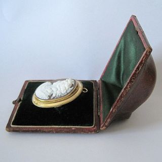 Rare VICTORIAN ANTIQUE 9ct GOLD CARVED SHELL CAMEO BROOCH with CASE 7