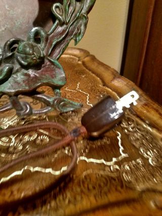 Vintage Art Nouveau Frog Lily Pond Mirror Bronze Table Lamp Calla Lily Shade 4