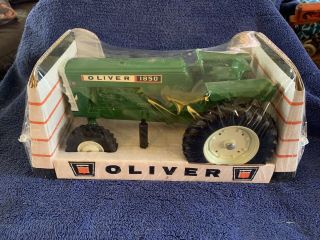 Vintage Ertl Oliver 1850 Tractor With Front Wheel Assist - 1/16 In Bubble Box