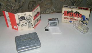 VTG 1966 Rare BATMAN Micro RADIO All Paperwork & Card 2