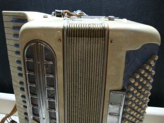 VINTAGE CINGOLANI ACCORDION W/ CASE MADE IN ITALY READY TO PLAY NO ISSUES 7