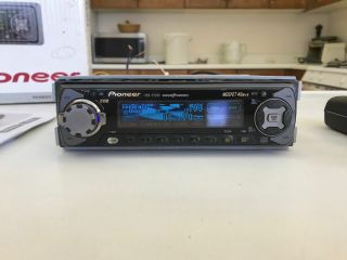 Vintage Pioneer DEH - P7200 CD player receiver deck with Organic EL Display 2