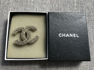Chanel Vintage Gold Jumbo Brooch Pin 100 Authentic Cc Logo Box