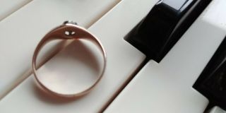 Vtg 10K Rose Gold Patterned Embossed Diamond Ring - Approx.  Size 9.  5 - Size 10 4