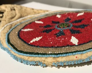 SIOUX AMERICAN INDIAN ANTIQUE EARLY 1900 ' S BEADED POUCH 7