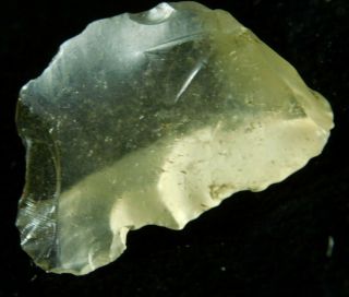 A Small Ancient Translucent Tool Made From Libyan Desert Glass Egypt 2.  13gr E