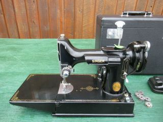 Vintage Black Singer Featherweight 221 Sewing Machine with Case 3