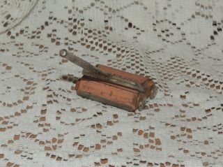 old cast iron Sally Ann toy carpet sweeper 4