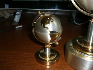 VINTAGE MUSICAL GLOBE CIGARETTE HOLDER W/MATCHING LIGHTER BY WINDMILL (NO BOX) 2