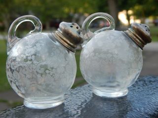 Vintage Etched Glass Sterling Silver Top Round With Handle Salt & Pepper Shakers