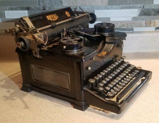 Antique Royal Typewriter Model 10 w/ Glass Windows,  vintage 4