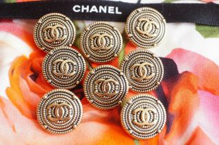 Chanel Buttons Vintage Set Of 8 Cc Logo 17 Mm Gold Toned Metal Black