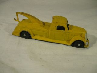 Tootsietoy 1027 1938 Chevy Yellow Jumbo Wrecker -