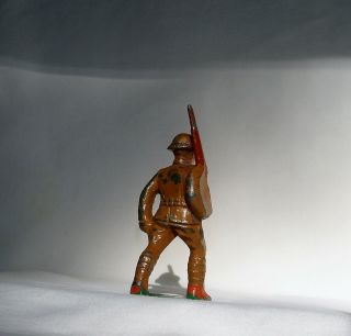 WWI Toy Soldier Parade March Long Stride Antique Rifle Helmet Barclay Military 2