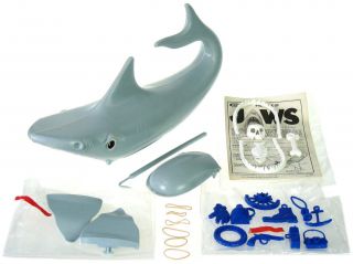 Vintage Ideal Game of JAWS Great White Shark Complete w/Instructions & Box 2