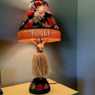 Vintage Hawaiian Hula Girl Lamp She Shakes Her Hips 36 Inches Tall Kitschy
