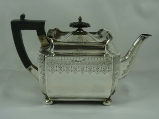 Pretty Victorian Silver Tea Pot,  1892,  516gm - Walker & Hall
