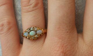 Pretty Antique/vintage 18ct Gold Opal & Diamond Ring,  Gift Boxed
