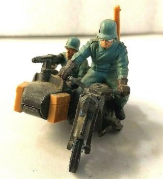 Vintage Britians DeeTails WW2 German Motorcycle w/sidecar Toy Soldier - 9681 2