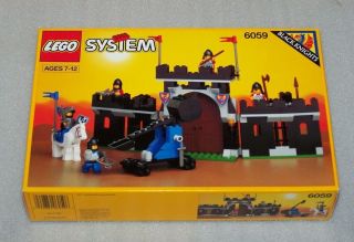 Vintage 1990 Lego Castle System Set 6059 Knight 