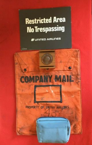 Scarce Grouping Of 4 - Vintage United Airlines Company & Passenger Items.