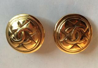 Auth.  Vintage Rare Chanel With Cc Logo Gold Round Quilted Clip Earrings Signed.