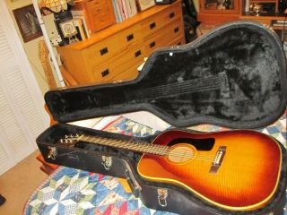 Vintage 1980s Washburn D21 - SB Acoustic Dreadnought Guitar with Hard Shell Case 7