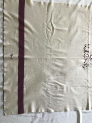 U.  S.  ARMY WWII 1944 WHITE WOOL BLANKET M.  D.  MEDICAL KHAKI W/ MAROON 75”x49” 7