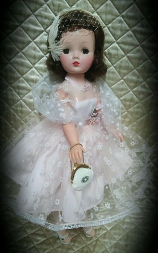 Vintage 1950s Madame Alexander 21 inch Cissy doll 12