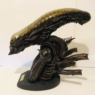 Fewture 1/2 Scale Takeya Alien Bust Official Rare