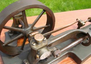 Vintage Antique Cast Iron & Brass Steam Horizontal Steam Engine SIPP 7