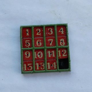 Rare Vintage 2.  5 " Tin Toy Puzzle Game Sliding Numbers Squares Green Red Look Nr